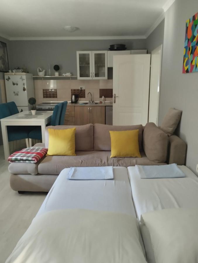Apartman All Seasons Hotonj Luaran gambar