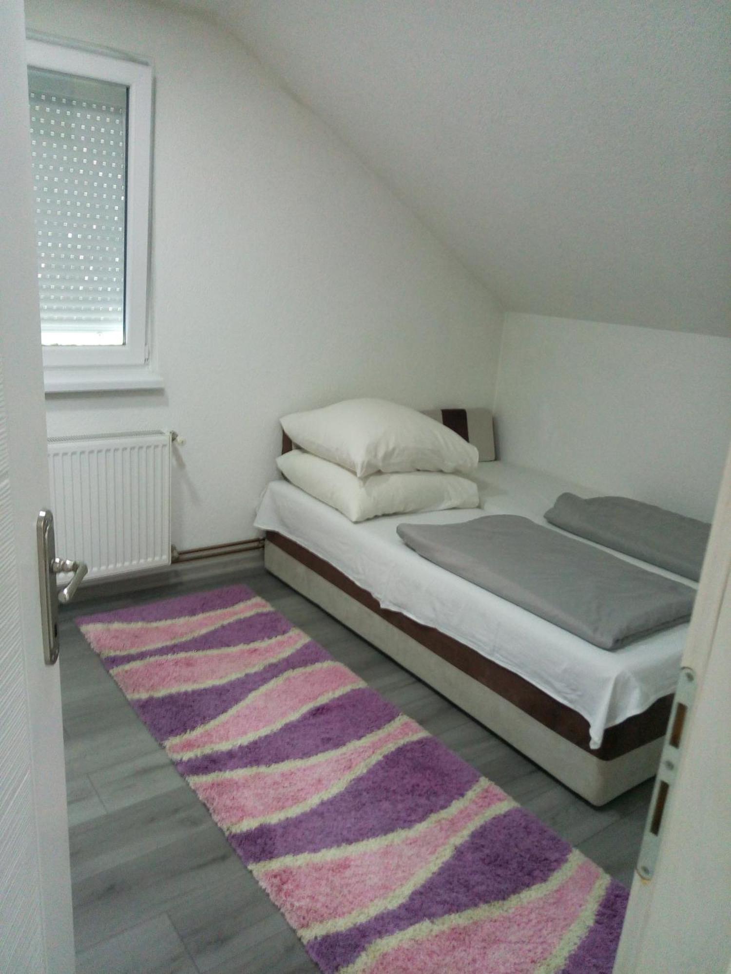 Apartman All Seasons Hotonj Bilik gambar