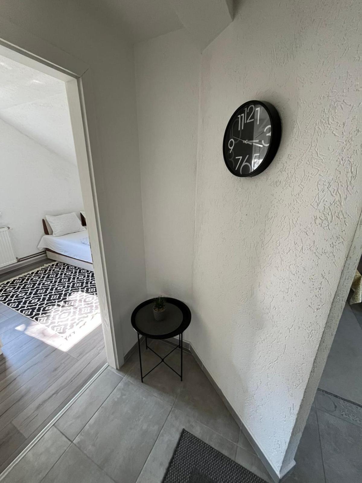 Apartman All Seasons Hotonj Luaran gambar