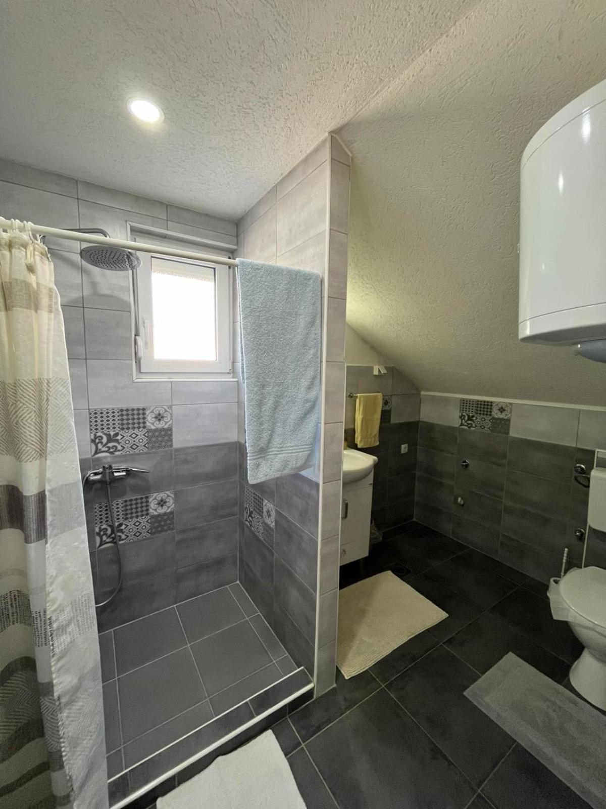 Apartman All Seasons Hotonj Luaran gambar
