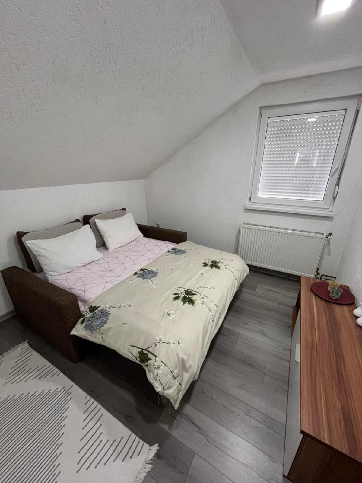 Apartman All Seasons Hotonj Luaran gambar