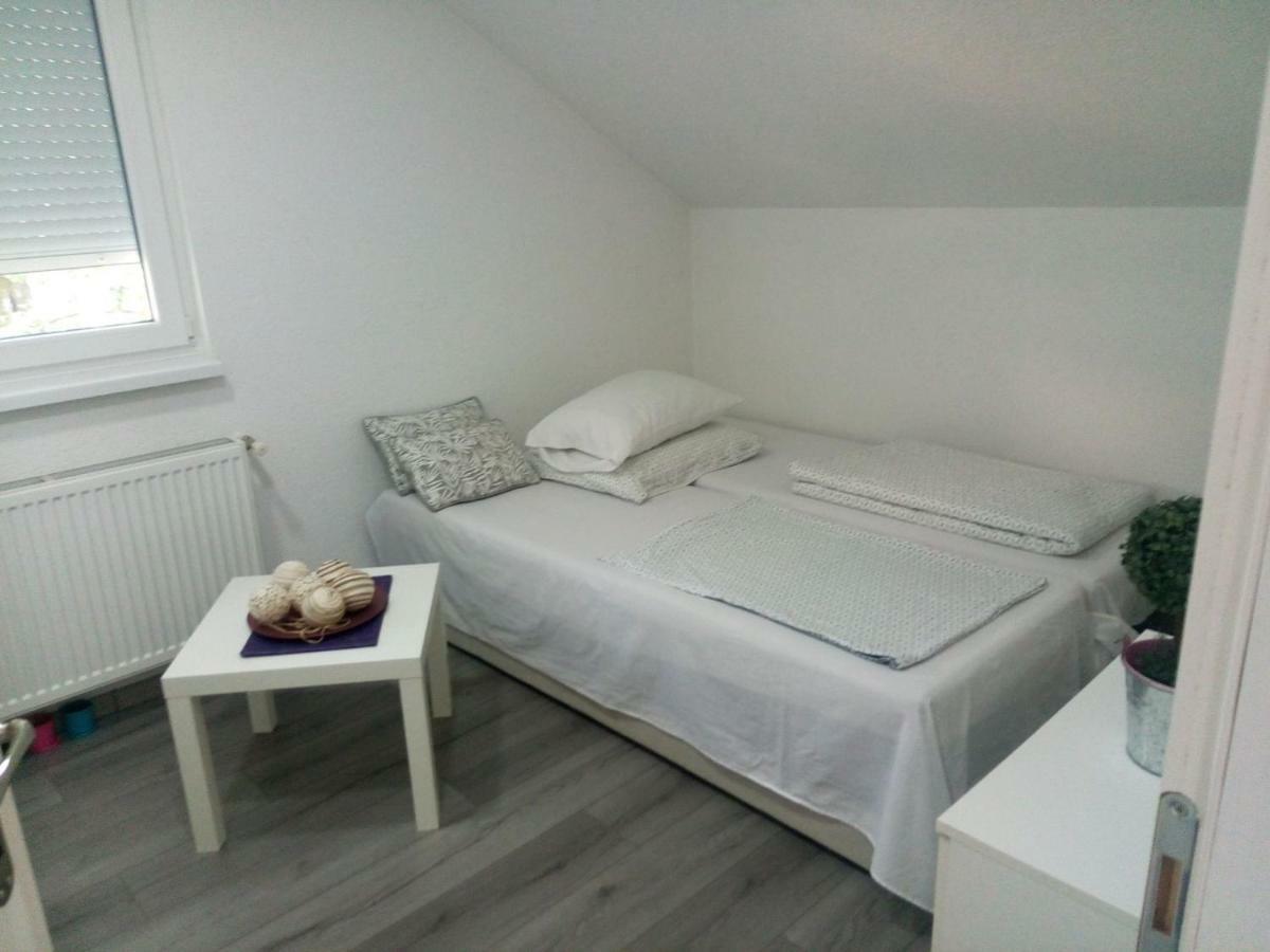 Apartman All Seasons Hotonj Luaran gambar