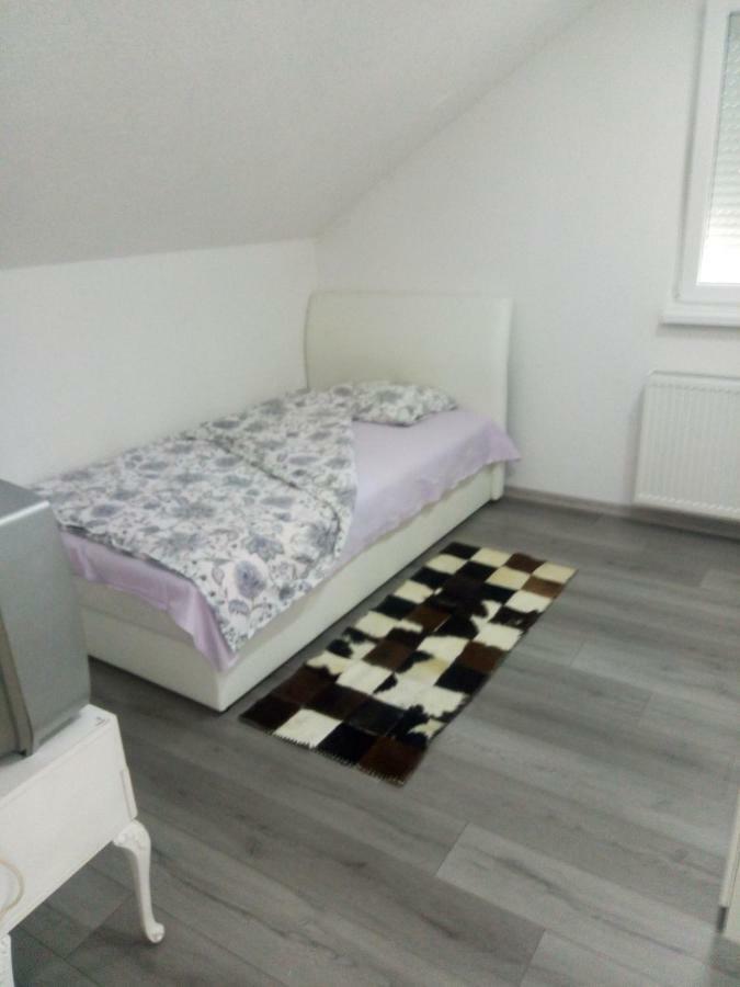 Apartman All Seasons Hotonj Luaran gambar