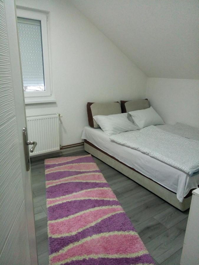 Apartman All Seasons Hotonj Luaran gambar